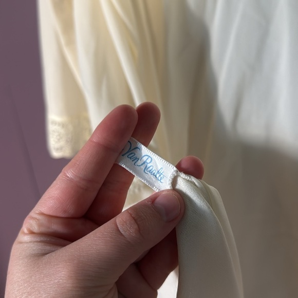 Vintage Van Raalte Ivory Nylon Robe Size Large – Made in USA - Picture 7 of 8
